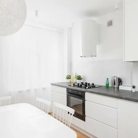 Metro Centrum Light Apartamento *
